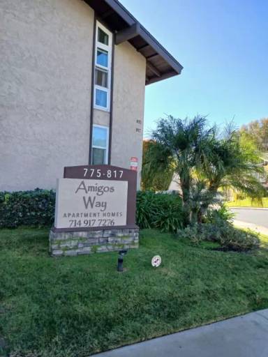 Main picture of 785 Amigos Way