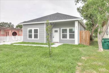 Main picture of 5017 Moravian Dr