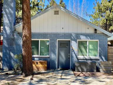 Main picture of 921 W Aeroplane Blvd