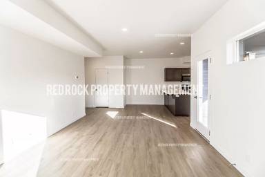 Main picture of 1024 N Davis Ln