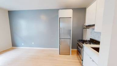 Main picture of 1575 Sacramento St