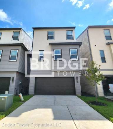 Main picture of 18523 Centro Row