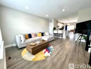 Main picture of 4905 Devitt Pl