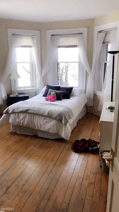 Main picture of 1161 Commonwealth Ave