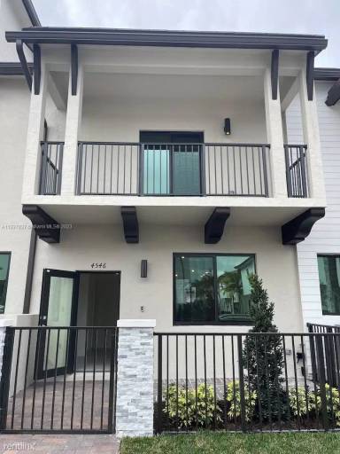 Main picture of 4546 NW 83rd Ave