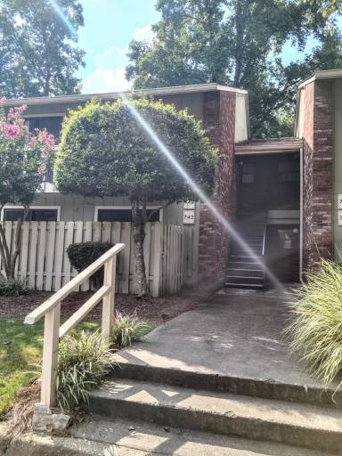 Main picture of 742 Brentwood Pl SE