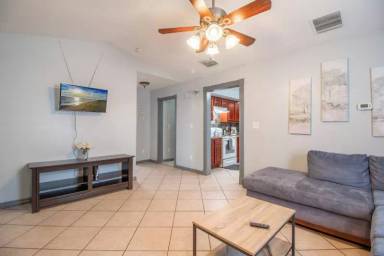 Main picture of 1815 Larkin Ave