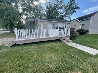 Main picture of 1506 N Washington St