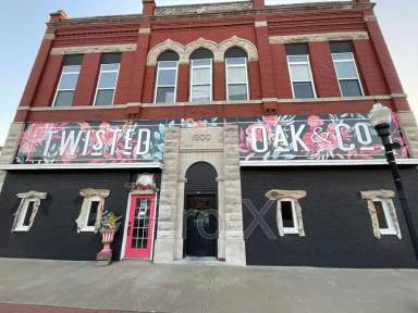 Main picture of 32 S Main St