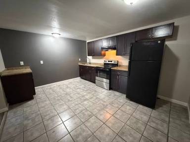Main picture of 680 N Main St