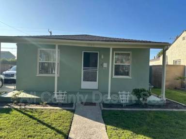 Main picture of 3765 Marwick Ave