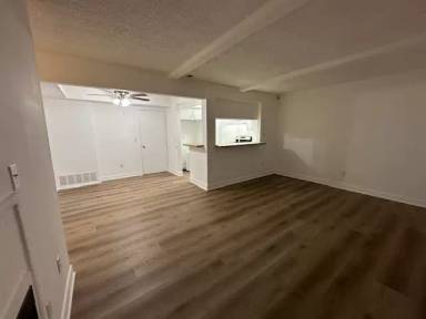 Main picture of 2114 Delaware St