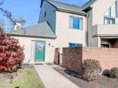 Main picture of 214 Cherrington Dr