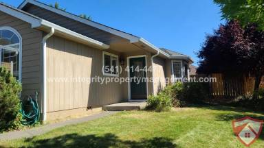 Main picture of 121 Wagon Wheel Dr
