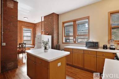 Main picture of 2641 Girard Ave S