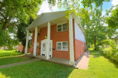 Main picture of 1719 W Bancroft St