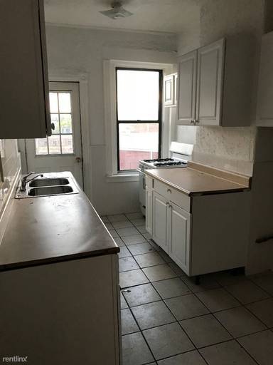 Main picture of 5 Linden St