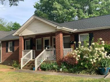 Main picture of 712 Eden Ter