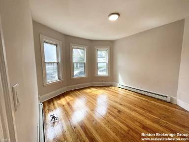 Main picture of 276 E Cottage St