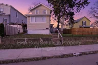 Main picture of 1548 Safford Ave