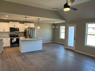 Main picture of 4357 W Riley St
