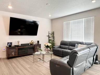 Main picture of 919 W Lucky Clover Dr