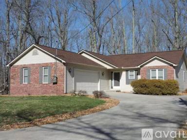 Main picture of 155 Lakeside Dr