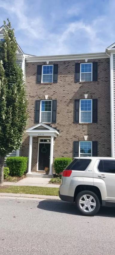 Main picture of 4936 Almandine Ave