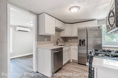 Main picture of 4768 Vine St