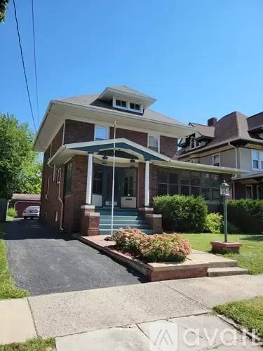 Main picture of 521 N Cherry St