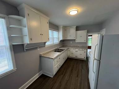 Main picture of 2928 Howard Ave