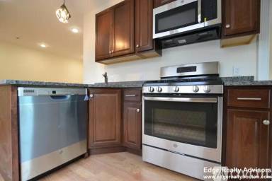 Main picture of 549 Washington St