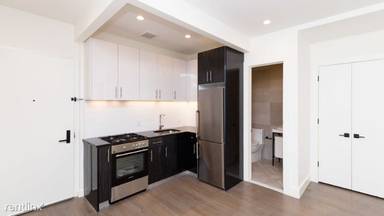 Main picture of 826 Saint Johns Pl