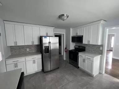 Main picture of 62 Dickinson St