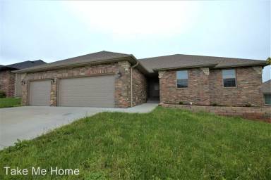 Main picture of 839 S Eastridge