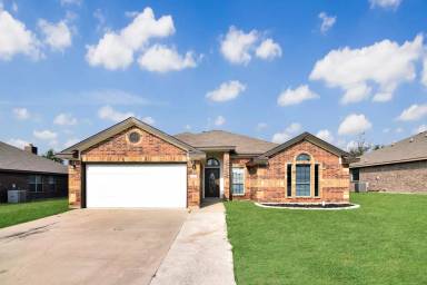 Main picture of 9605 Kaitlyn Dr