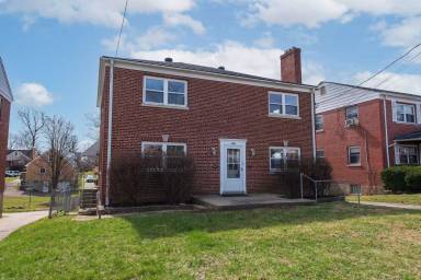 Main picture of 3053 N Hegry Cir