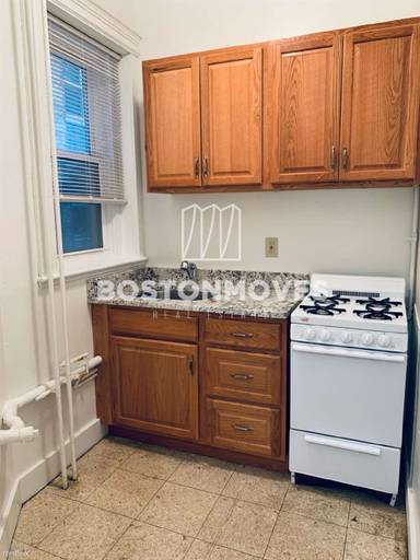 Main picture of 28 Westland Ave