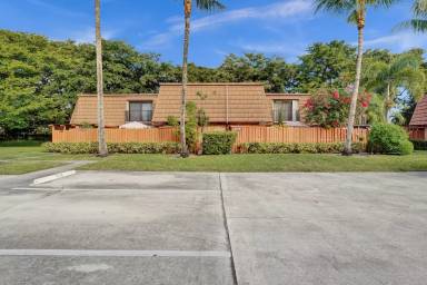 Main picture of 9117 SW 20th Ct