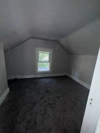 Main picture of 1428 E 4th St