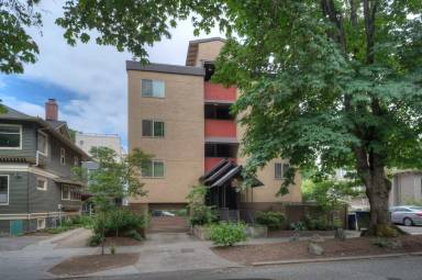 Main picture of 118 18th Ave E