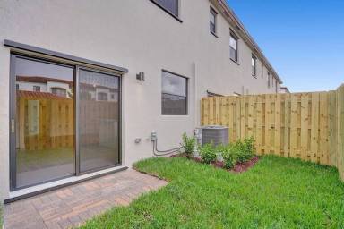 Main picture of 21062 NE 8th Ave