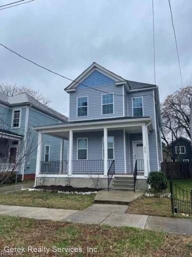 Main picture of 313 W 36th St