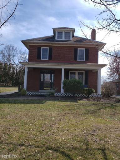 Main picture of 832 Village Rd