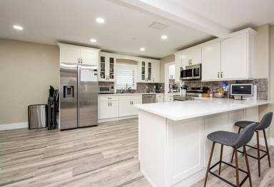 Main picture of 4520 N Matanzas Ave