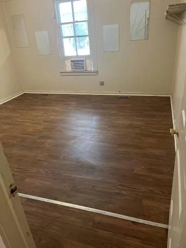 Main picture of 440 N Smith St