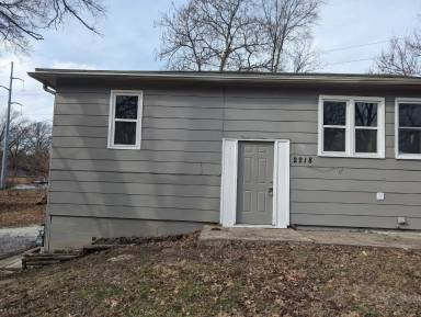 Main picture of 2216 Girard Ave