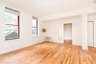 Main picture of 139 Christopher St