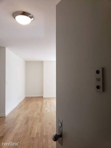 Main picture of 247 W 87th St