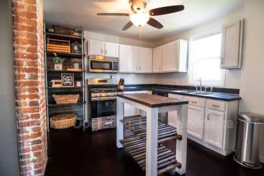 Main picture of 1306 S 31st St